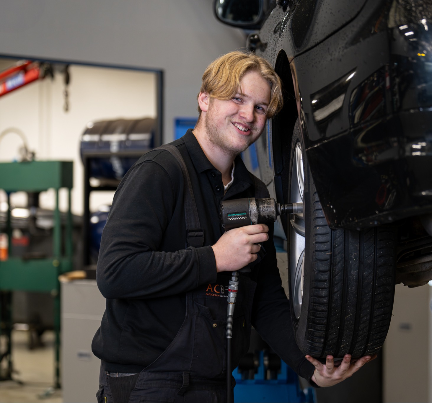 Gallery gallery_images_3_1_1758620588232843878.jpg Hessel van Zwol | Auto Centrum Bommelerwaard (A.C.B.) BV