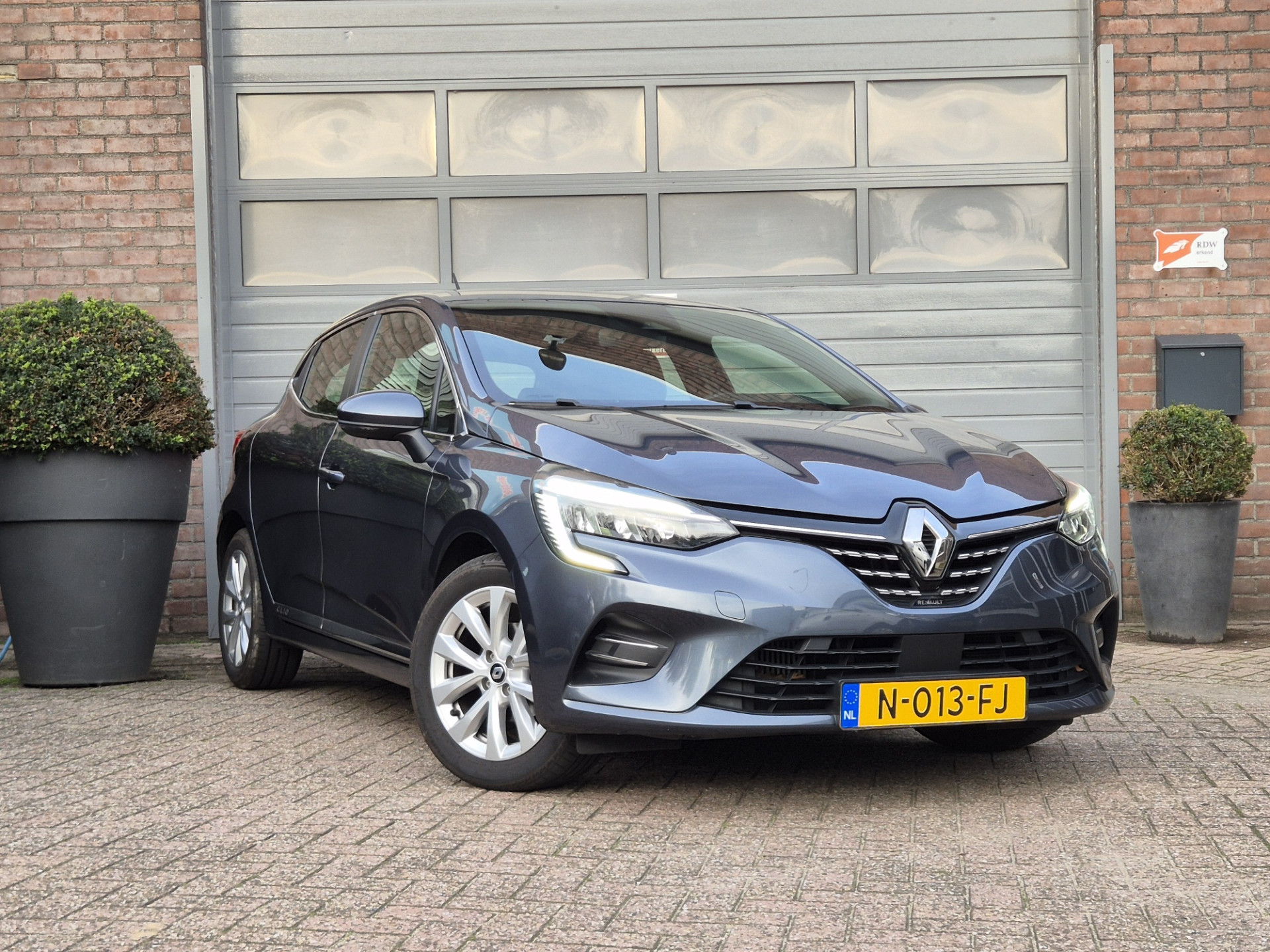 Renault Clio 1.0 TCe Intens 49046896-0.jpg | Auto Centrum Bommelerwaard (A.C.B.) BV
